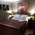 Paris Interiors Rentals - Le Marais Louvre - Notre Dame